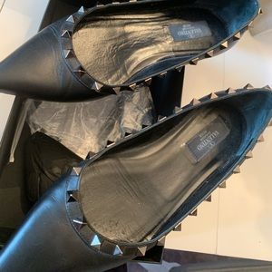 Valentino point toe flats rockstud